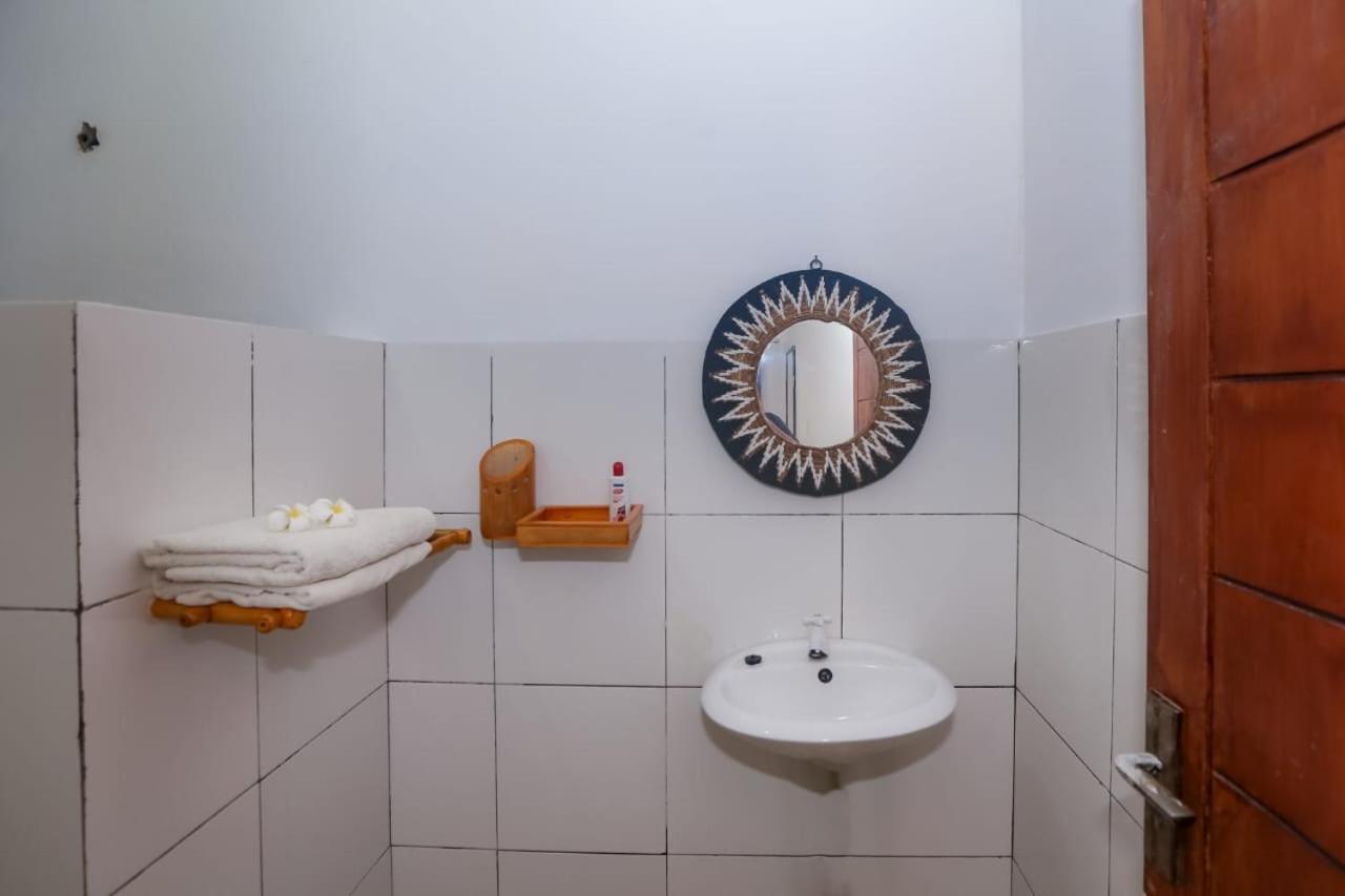 Radika House Apartment Quần đảo Gili Ngoại thất bức ảnh