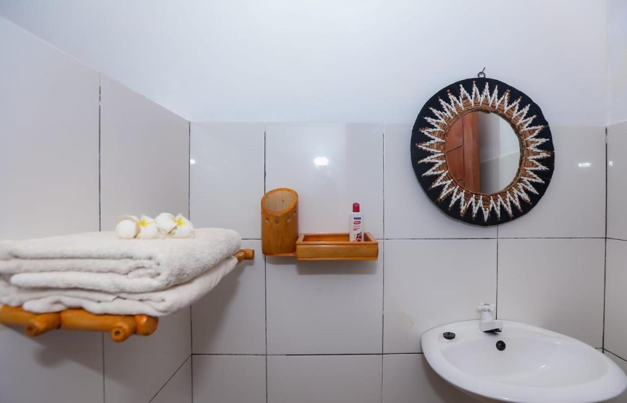 Radika House Apartment Quần đảo Gili Ngoại thất bức ảnh